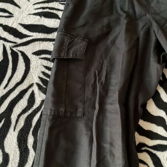 BCBGMaxAzaria loose light Cain black cargo jogger cuffed pants trousers - Picture 3 of 16